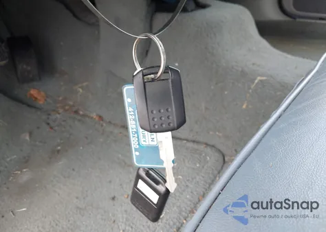 2004 Mercury Grand Marquis Gs z USA, uszkodzony, nr VIN 2MEFM74W84X665711